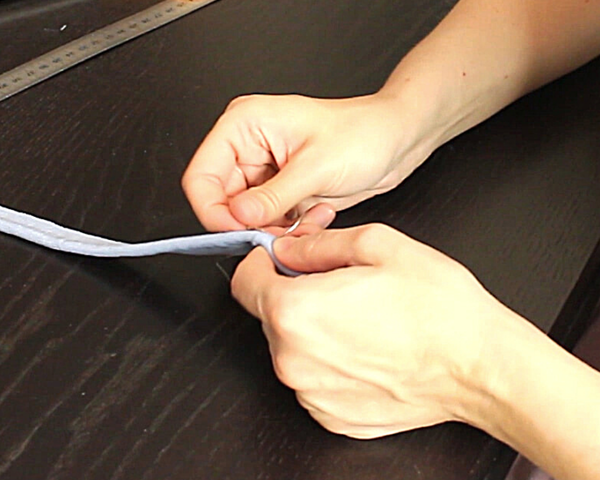 Réalisation d'un passepoil à la main