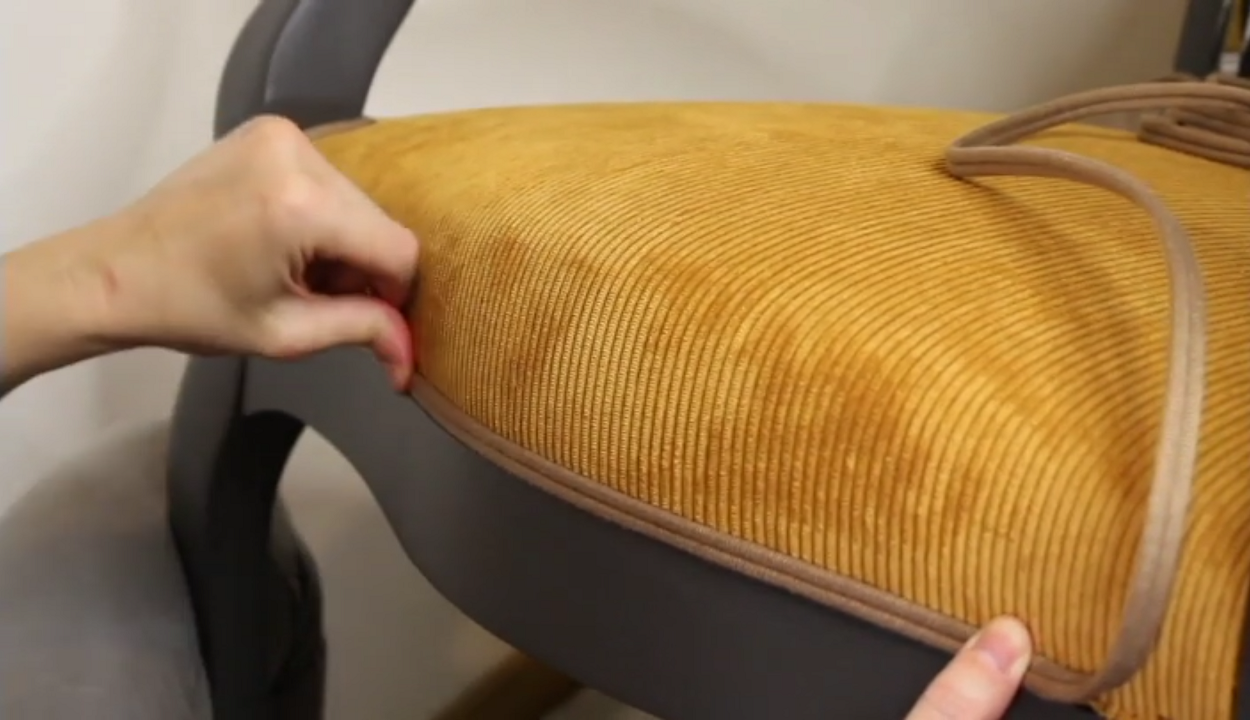 Comment poser un double-passepoil sur l'intégralité d'un fauteuil Voltaire